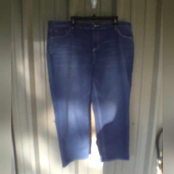 Women's Apt 9 Embellished Jeweled Capri Denim Blue Jeans Plus Size 22W - Picture 1 of 4